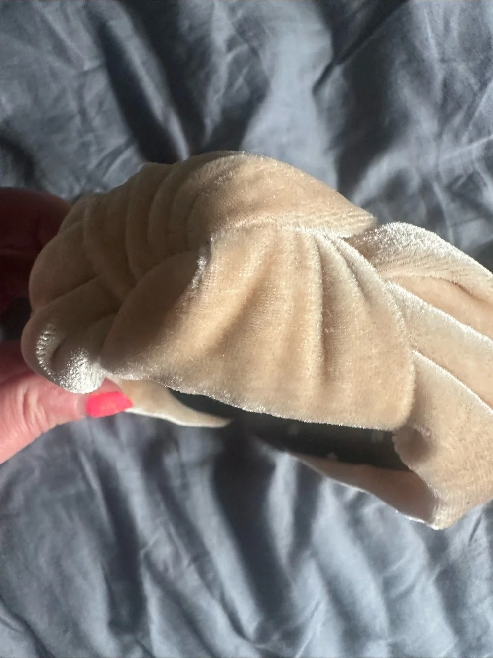 NWOT Lele Sadoughi Beige Velvet Knotted Headband